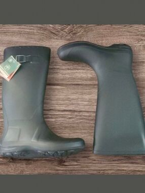 Nwt Kamik boots women's size 7 black Olivia waterproof rain vegan-friendly New